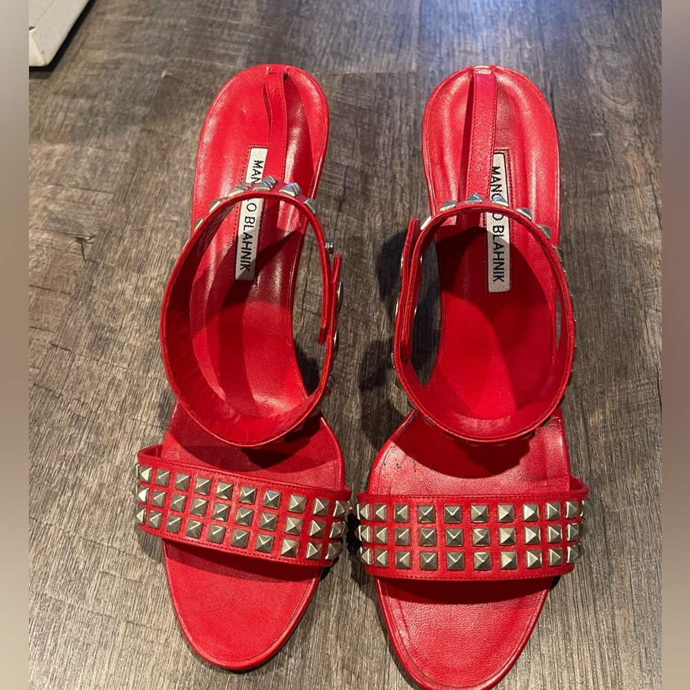 MANOLO BLAHNIK